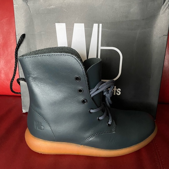 Brand new in box Worldboots. Size 6 (fit more like a size 7). - Picture 5 of 11